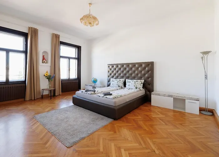 Central Apartment - Private Sauna