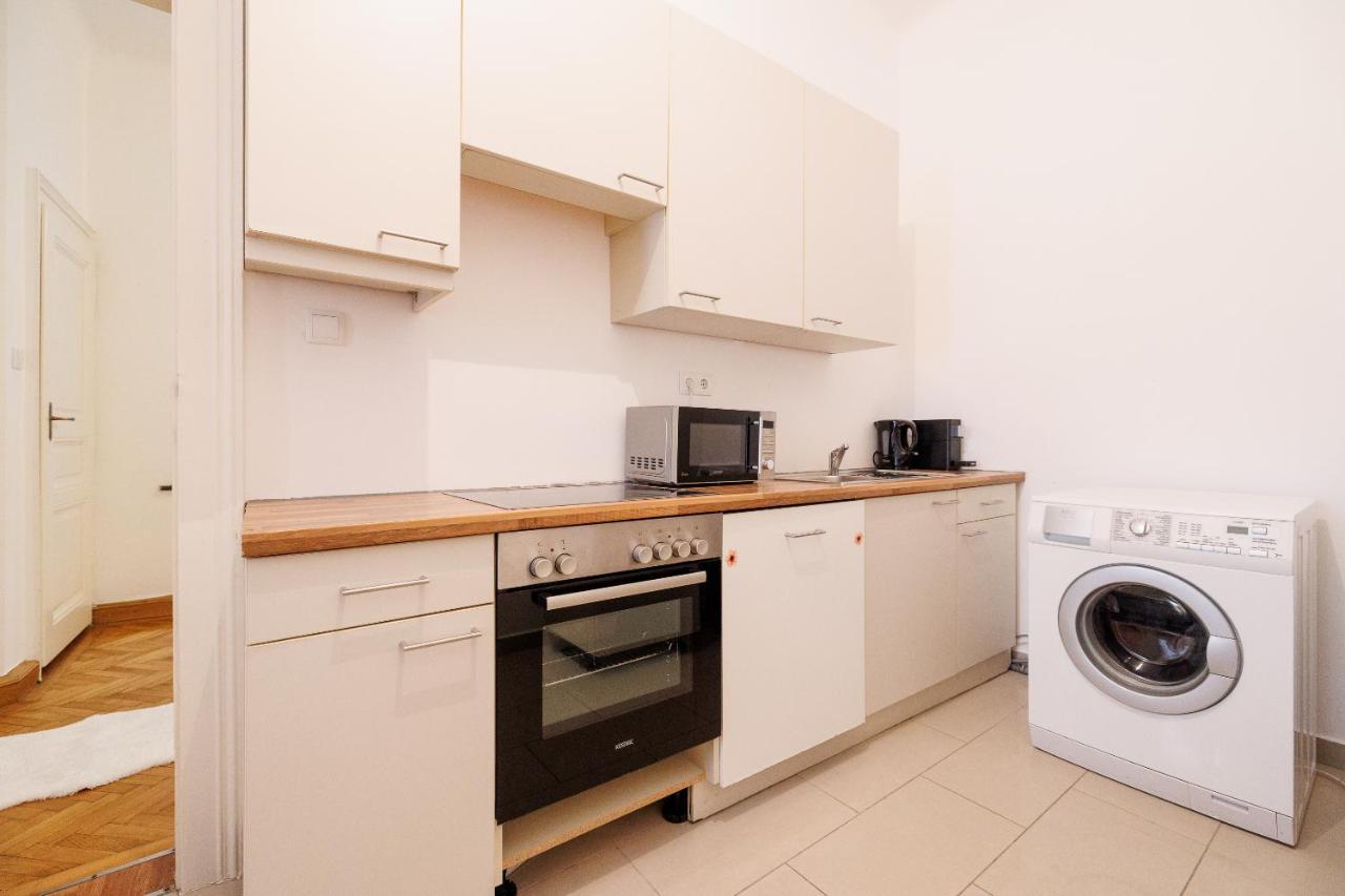 - Private Sauna Apartment Wien