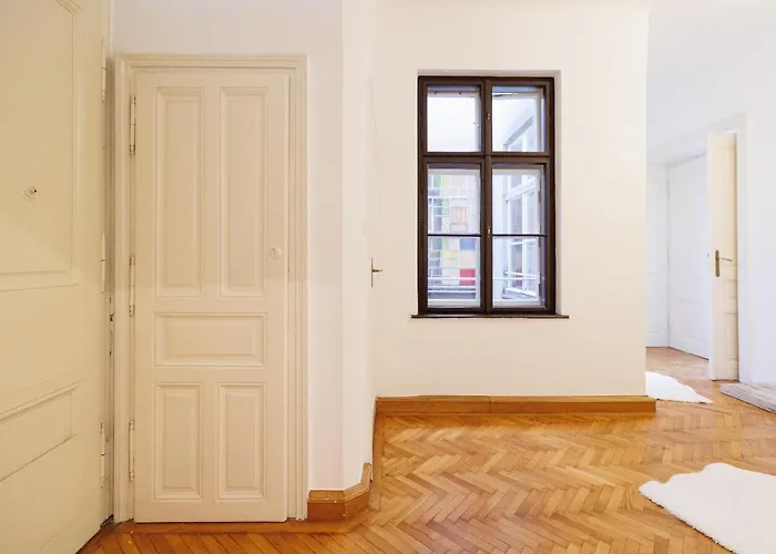 Central Apartment - Private Sauna